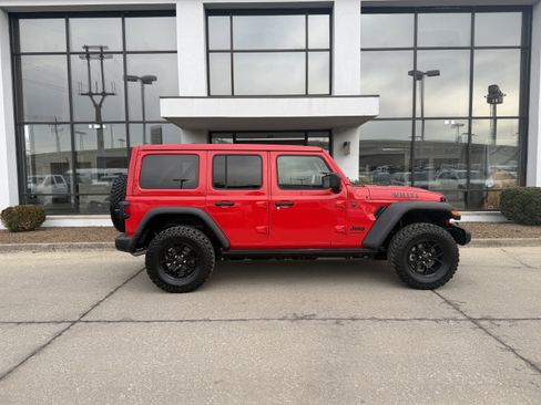Used 2024 Jeep Wrangler Willys image 3