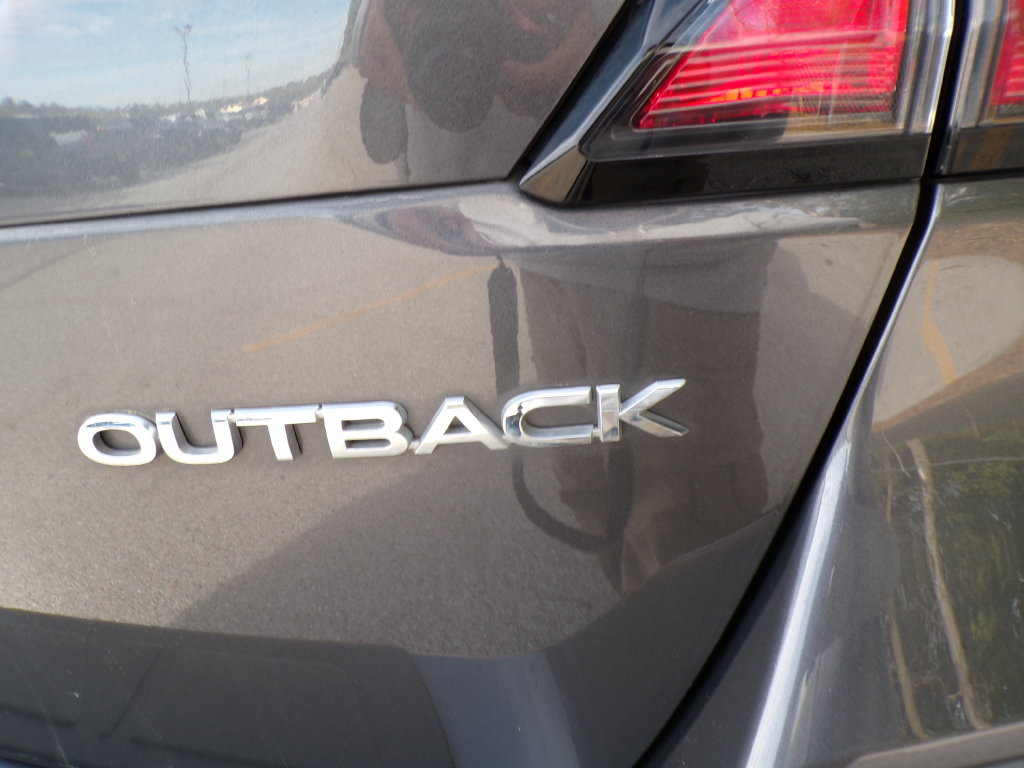 Used 2020 Subaru Outback Limited w/ Popular Package #2 AWD/4WD image 17