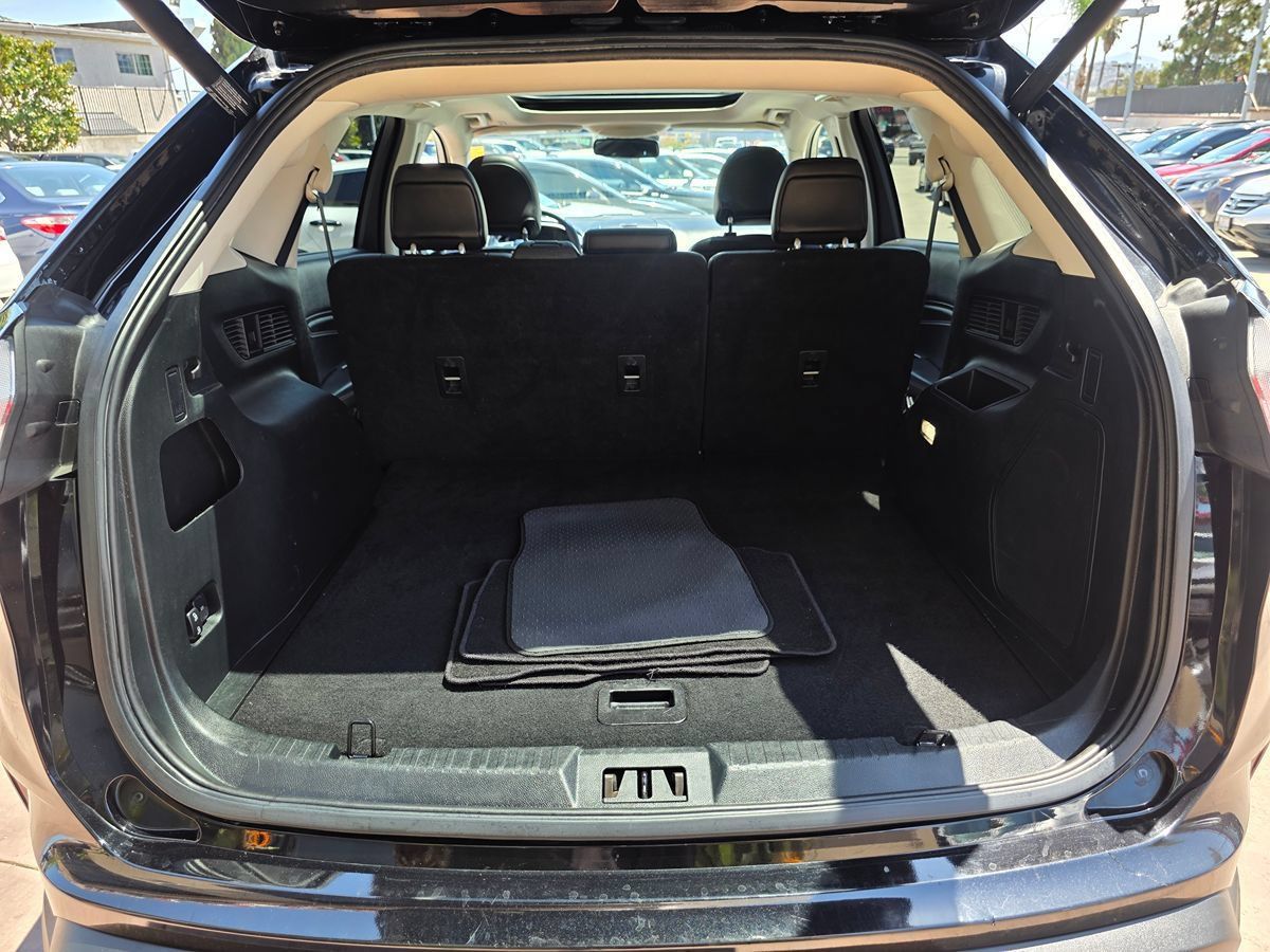 Used 2019 Ford Edge Titanium w/ Equipment Group 301A FWD image 19