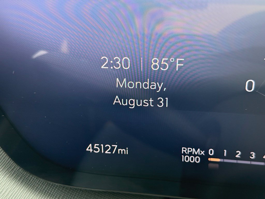 Used 2025 Buick Enclave Preferred AWD/4WD image 4