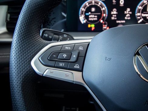 New 2026 Volkswagen Tiguan SE R-Line image 34