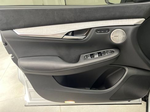 Used 2023 INFINITI QX50 Sensory w/ Accent Package FWD image 11