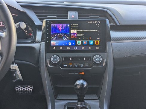 Used 2018 Honda Civic Sport image 17