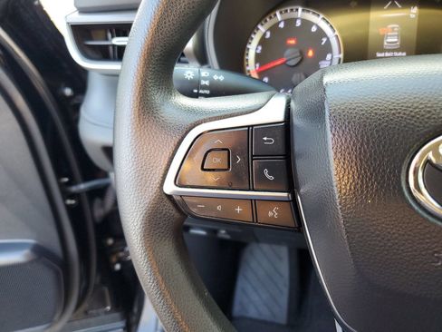 Used 2021 Toyota Highlander L FWD image 27