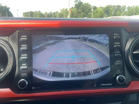 Used 2020 Toyota Tacoma TRD Sport AWD/4WD image 13