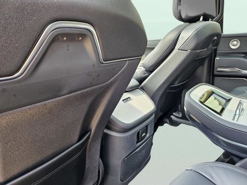 New 2025 Lincoln Navigator Reserve w/ Jet Appearance Package image 24