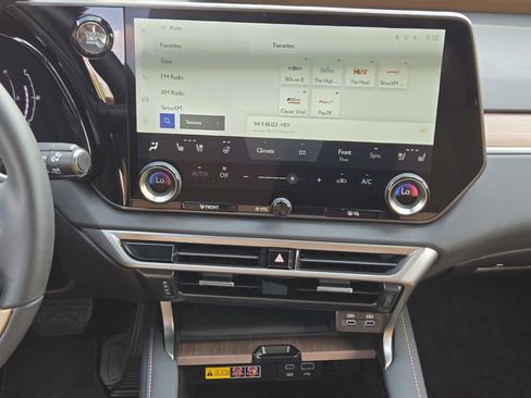 Used 2024 Lexus RX 350 Premium w/ Accessory Package (Z1) FWD image 22
