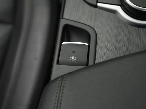 Used 2017 Alfa Romeo Giulia AWD image 45