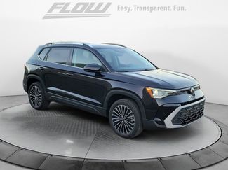 New 2025 Volkswagen Taos SE image 1