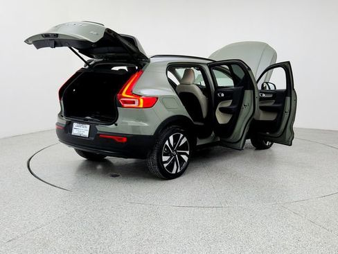 Certified 2023 Volvo XC40 B5 Ultimate w/ Protection Package Premier image 11