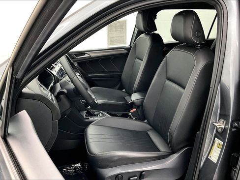Used 2022 Volkswagen Tiguan SE R-Line FWD image 16