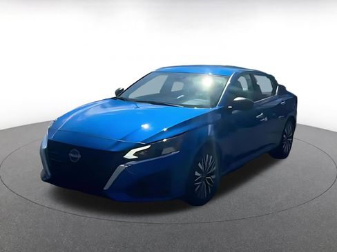 Used 2025 Nissan Altima 2.5 SV image 4