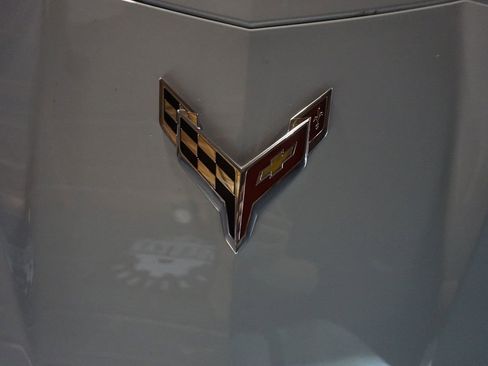 Used 2021 Chevrolet Corvette Stingray Preferred Cpe w/ Z51 Performance Package image 22