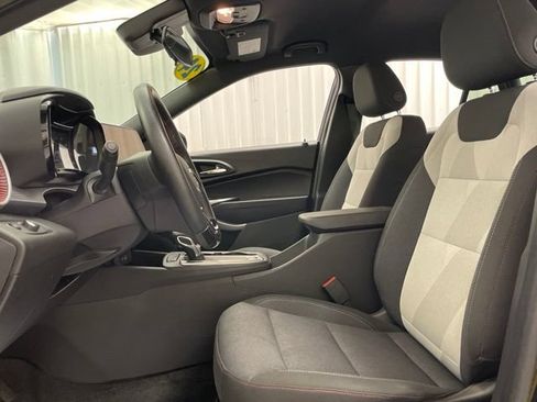 Used 2024 Chevrolet Trax RS FWD image 12
