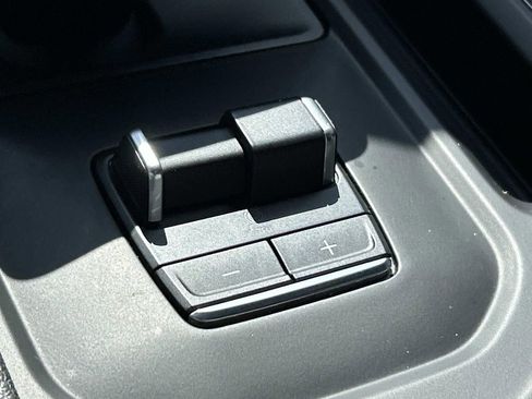 Used 2024 GMC Sierra 1500 AT4 w/ Technology Package AWD/4WD image 36