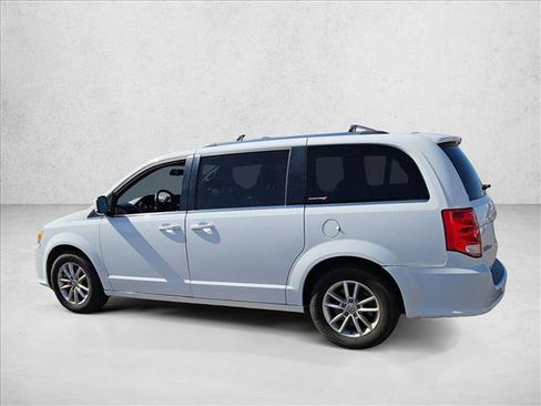 Used 2018 Dodge Grand Caravan SXT image 5