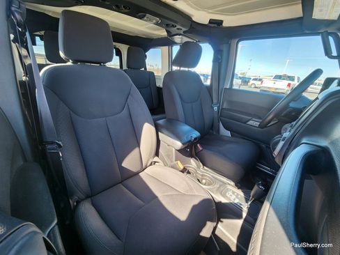 Used 2015 Jeep Wrangler Unlimited Sport image 4
