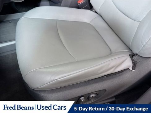 Used 2024 Toyota Sienna XLE image 19