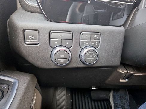 New 2026 GMC Sierra 1500 Elevation w/ Preferred Package AWD/4WD image 18