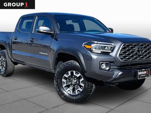 Certified 2023 Toyota Tacoma TRD Off-Road AWD/4WD image 3