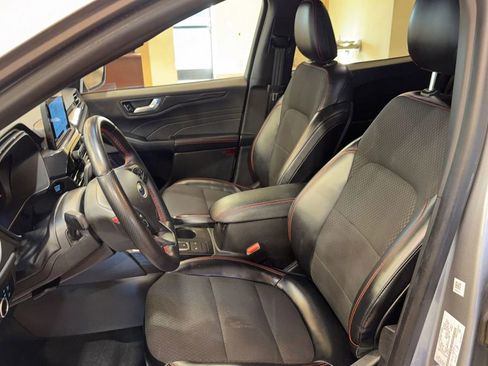 Used 2024 Ford Escape ST-Line image 11
