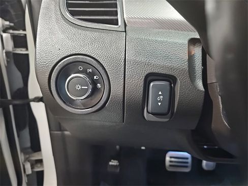 Used 2017 Ford Taurus SHO w/ Driver Assist Package image 26