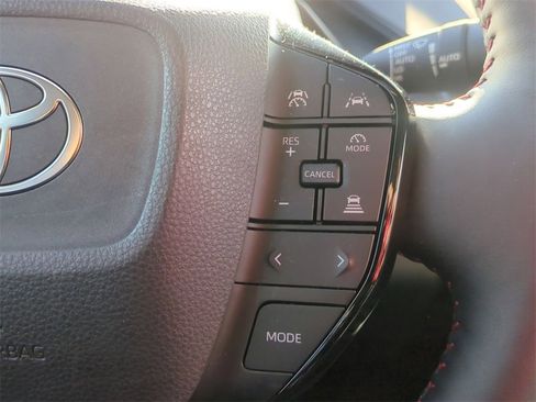 Used 2025 Toyota Prius Plug-In Hybrid image 16