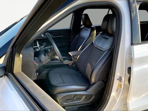 Used 2025 Ford Explorer ST-Line image 15