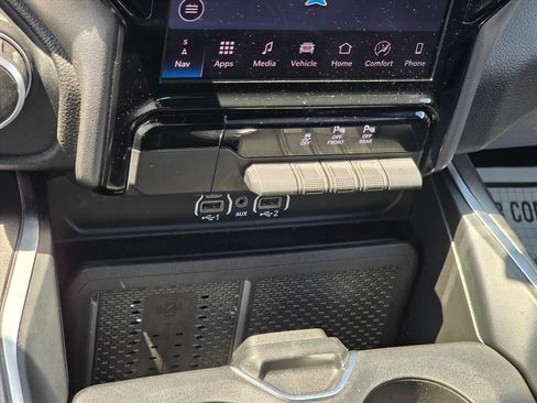 Used 2025 RAM 1500 Big Horn AWD/4WD image 19