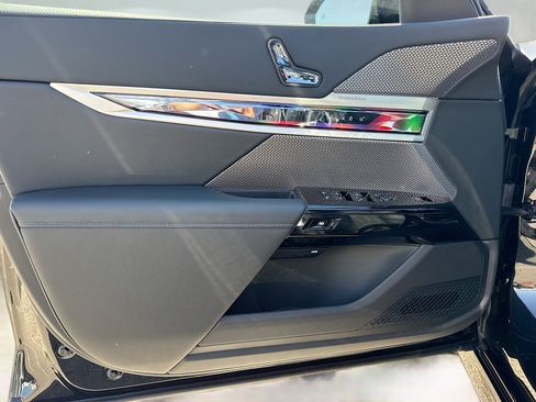 Used 2026 BMW 740i image 21