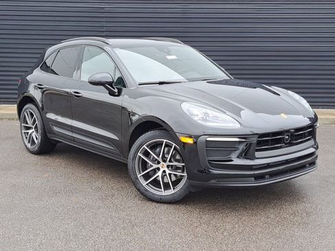 Certified 2026 Porsche Macan AWD/4WD image 9
