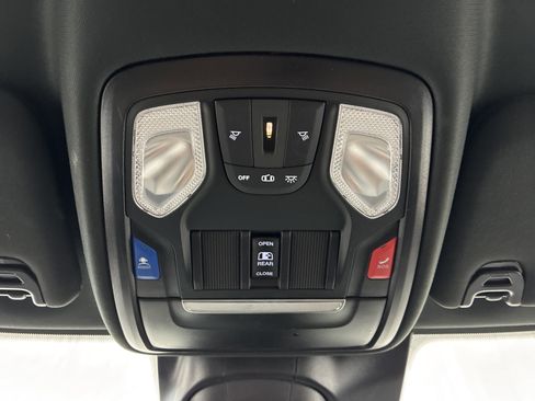 Used 2024 RAM 2500 Big Horn w/ Night Edition AWD/4WD image 20