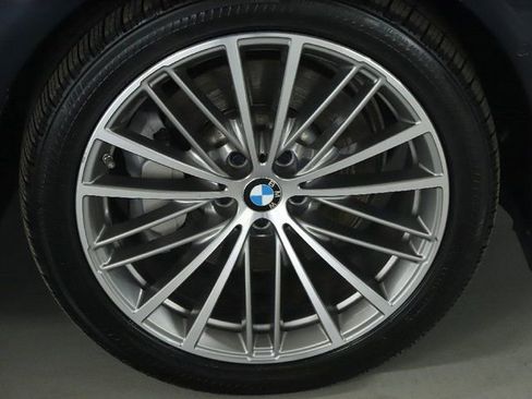 Used 2020 BMW 530i xDrive w/ Premium Package image 12