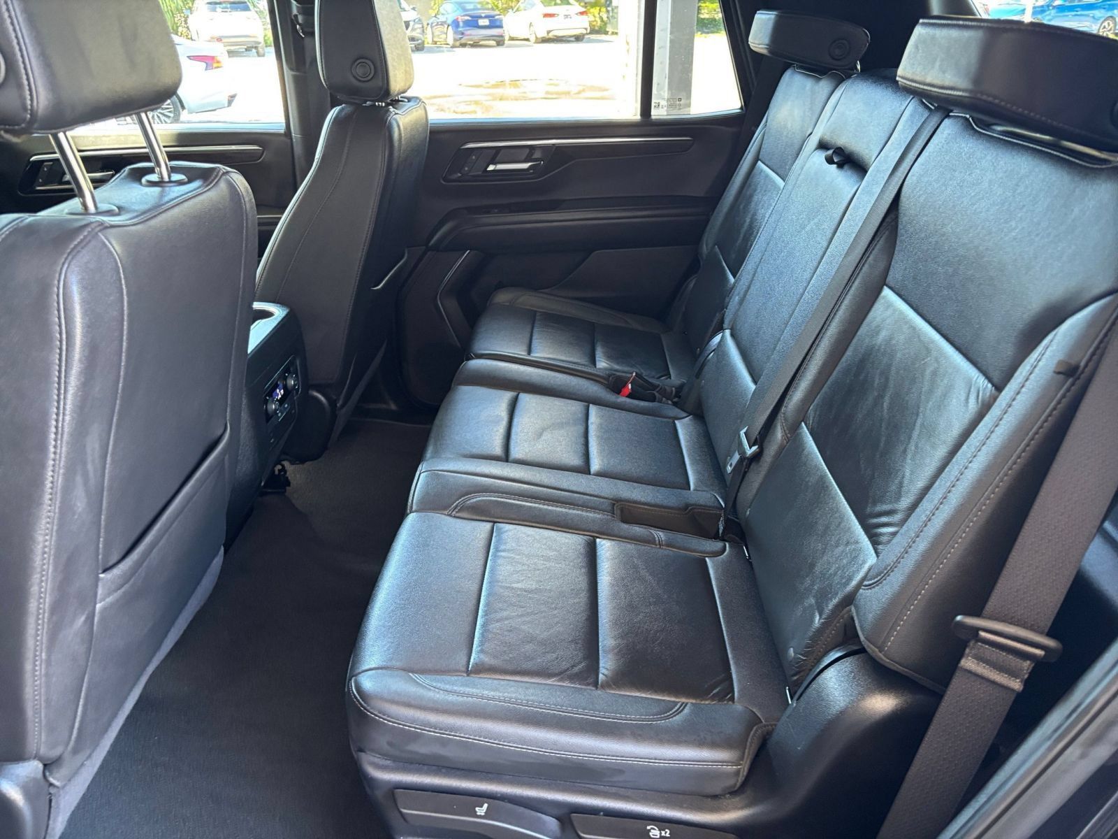 Used 2025 Chevrolet Tahoe Z71 AWD/4WD image 28