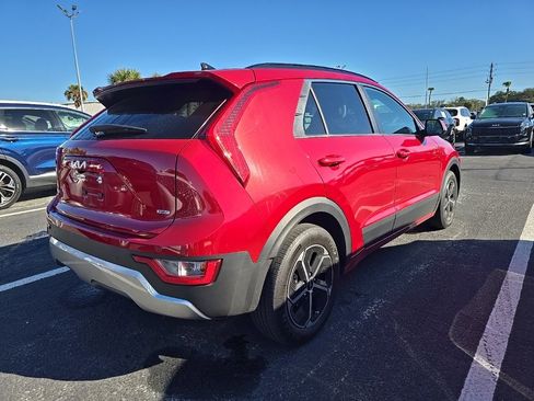 Certified 2023 Kia Niro EX image 10