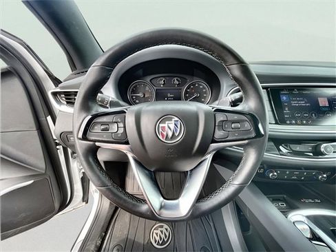 Used 2022 Buick Enclave Essence image 12
