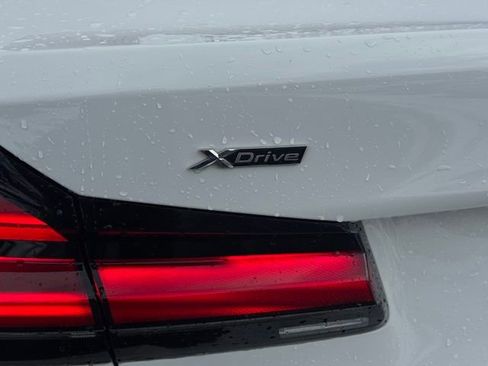 Used 2021 BMW 540i xDrive w/ M Sport Package image 6