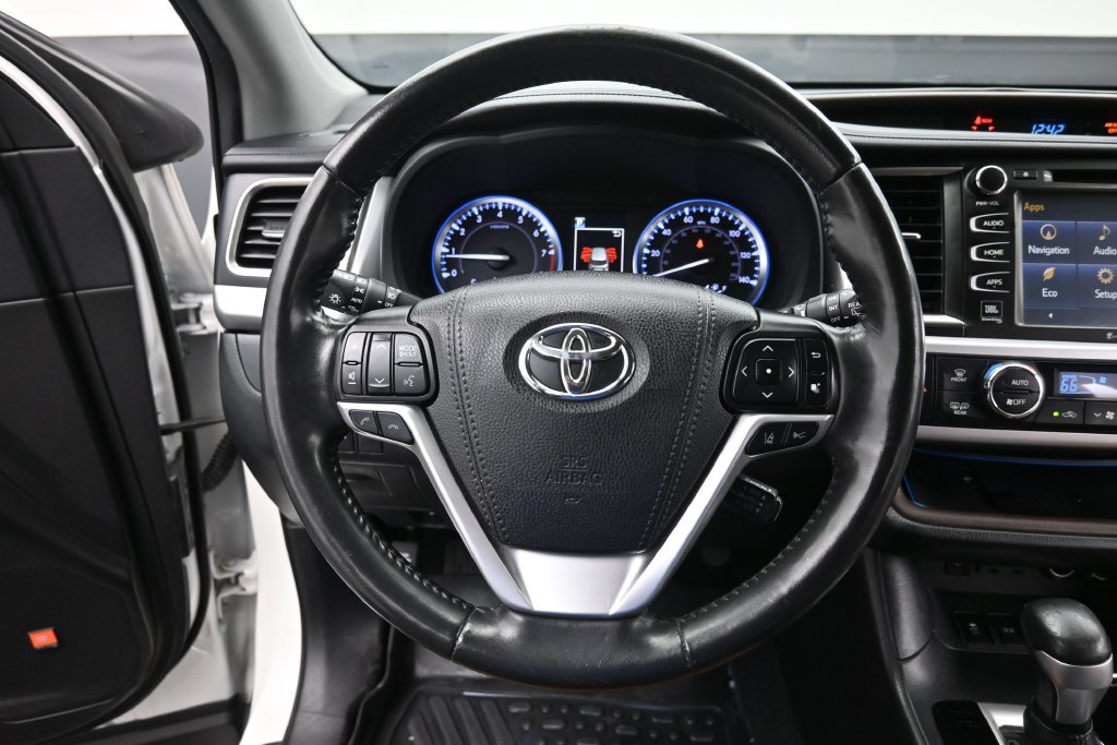 Used 2019 Toyota Highlander Limited Platinum AWD/4WD image 12