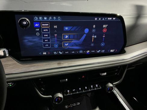 New 2026 Chevrolet Suburban Premier image 29