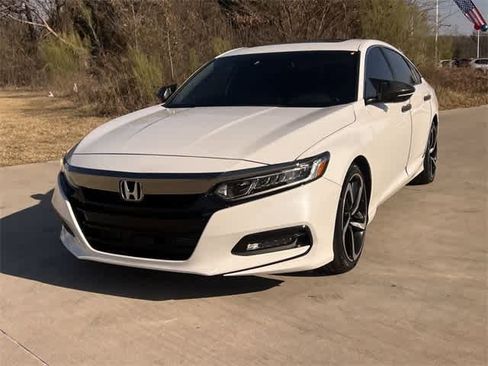 Used 2018 Honda Accord Sport image 2