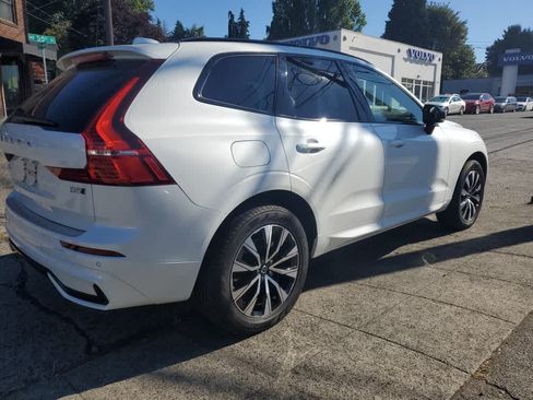 Used 2024 Volvo XC60 B5 Core w/ Protection Package Premier AWD/4WD image 4