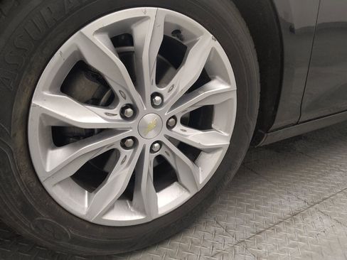 Used 2020 Chevrolet Malibu LT FWD image 31
