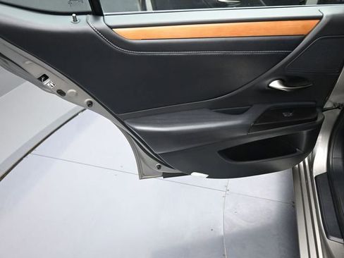 Used 2020 Lexus ES 350 w/ Accessory Package FWD image 10