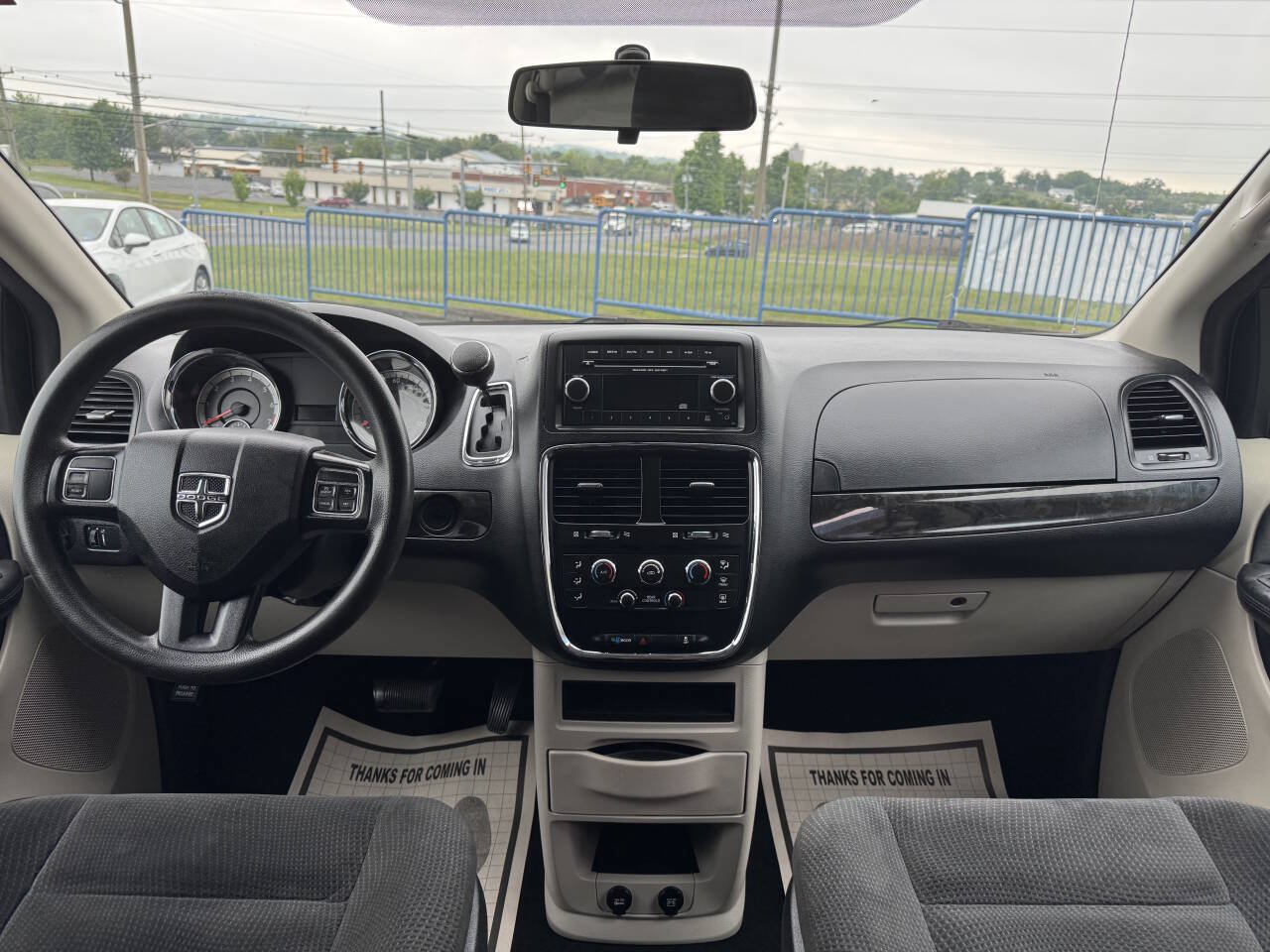 Used 2017 Dodge Grand Caravan SE FWD image 7