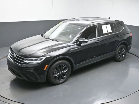 Used 2024 Volkswagen Tiguan SE image 45