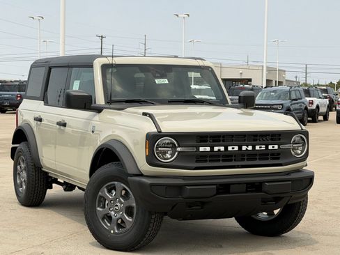 New 2026 Ford Bronco Big Bend AWD/4WD image 2