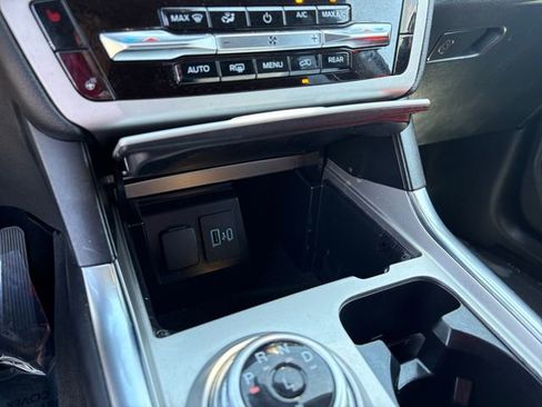 Used 2023 Ford Explorer XLT w/ Equipment Group 202A RWD image 29