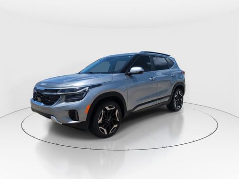 Used 2024 Kia Seltos SX w/ SX Sunroof Package AWD/4WD image 4