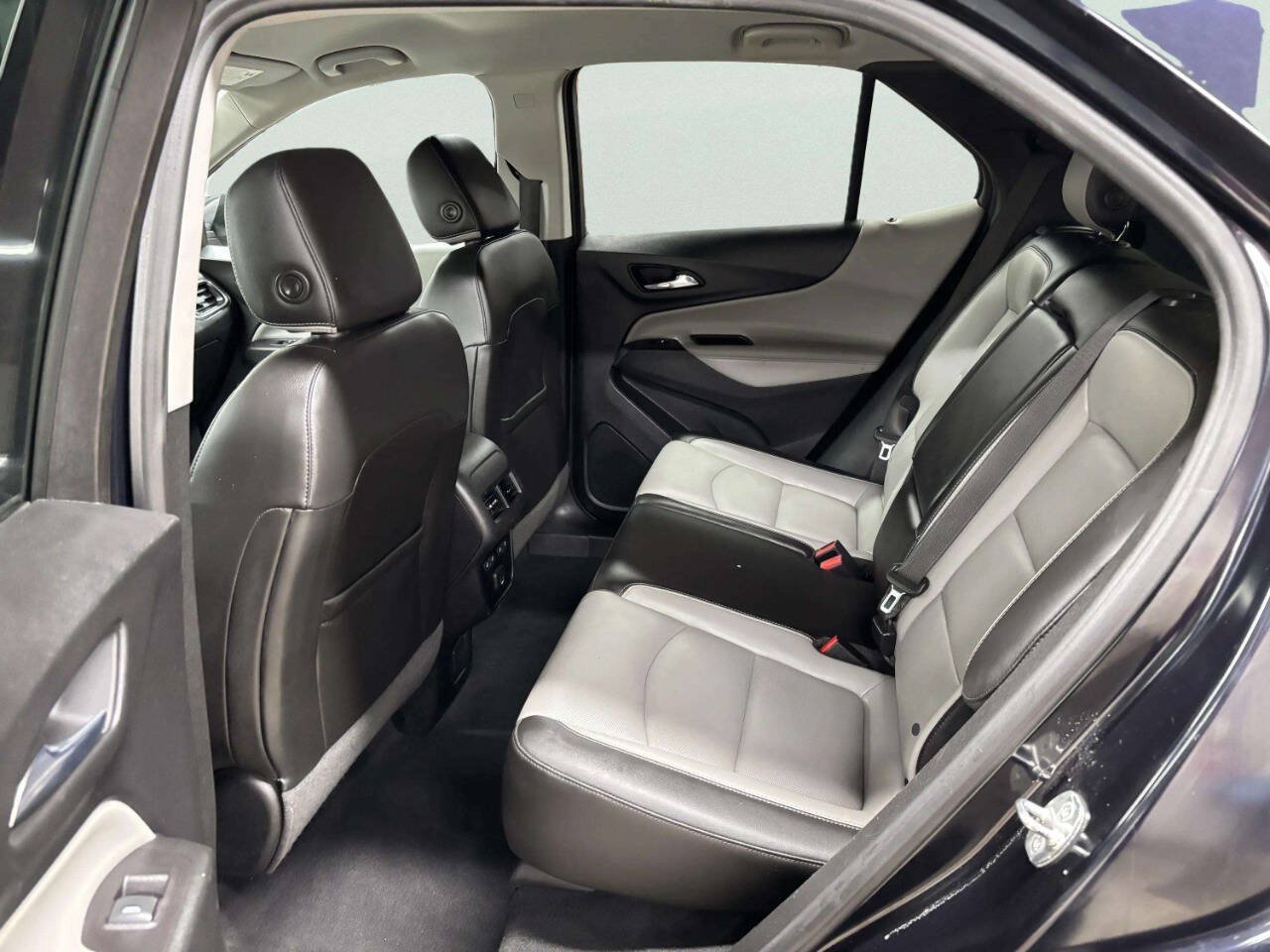 Used 2020 Chevrolet Equinox Premier AWD/4WD image 18