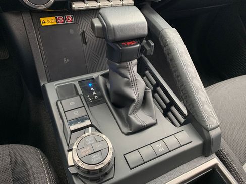 Used 2025 Toyota 4Runner TRD Off-Road image 41